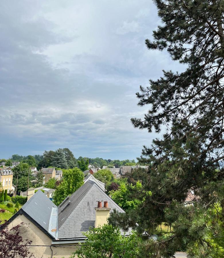 Villa Notre Dame Face Au Chateau Fort Sedan Exterior photo