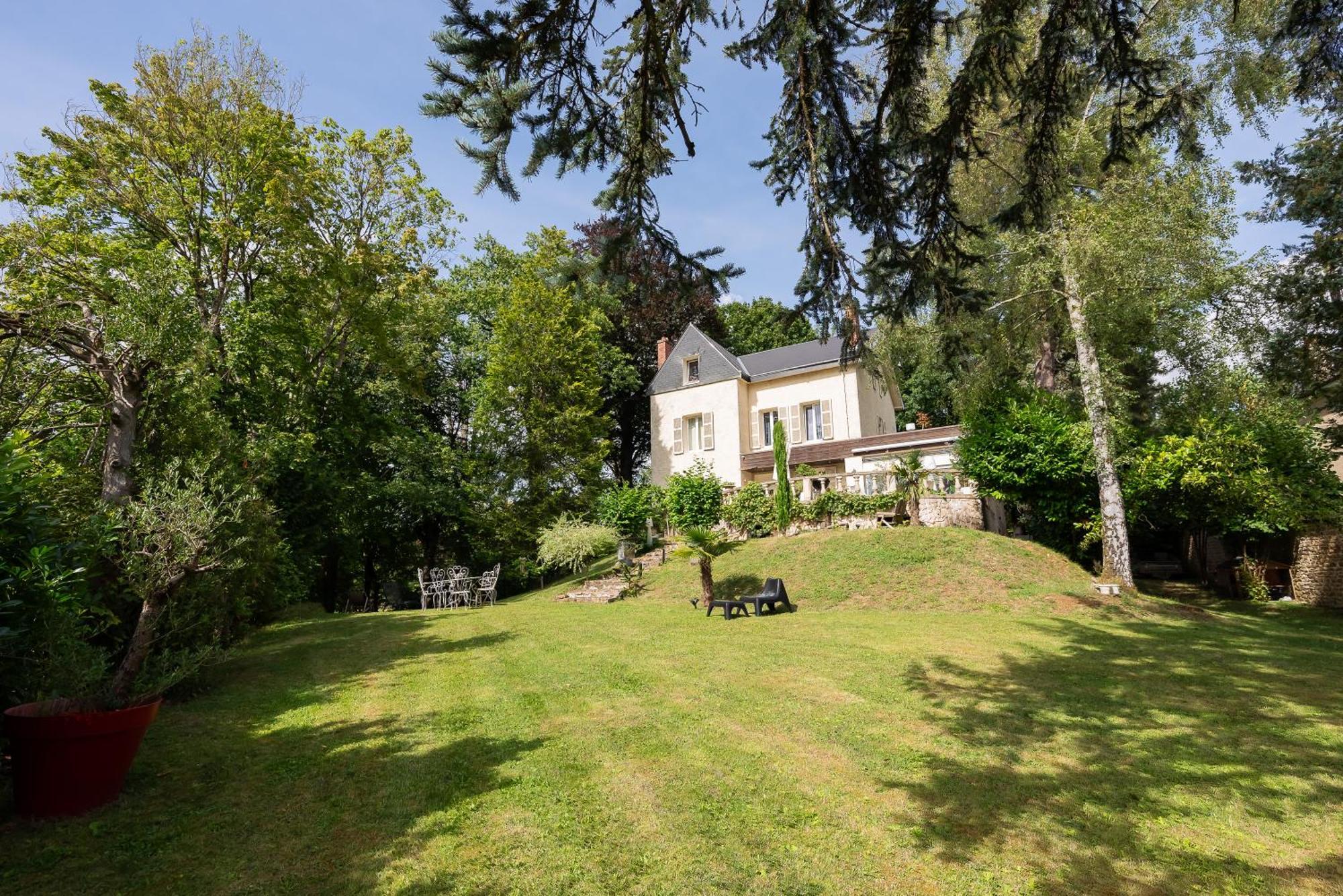 Villa Notre Dame Face Au Chateau Fort Sedan Exterior photo